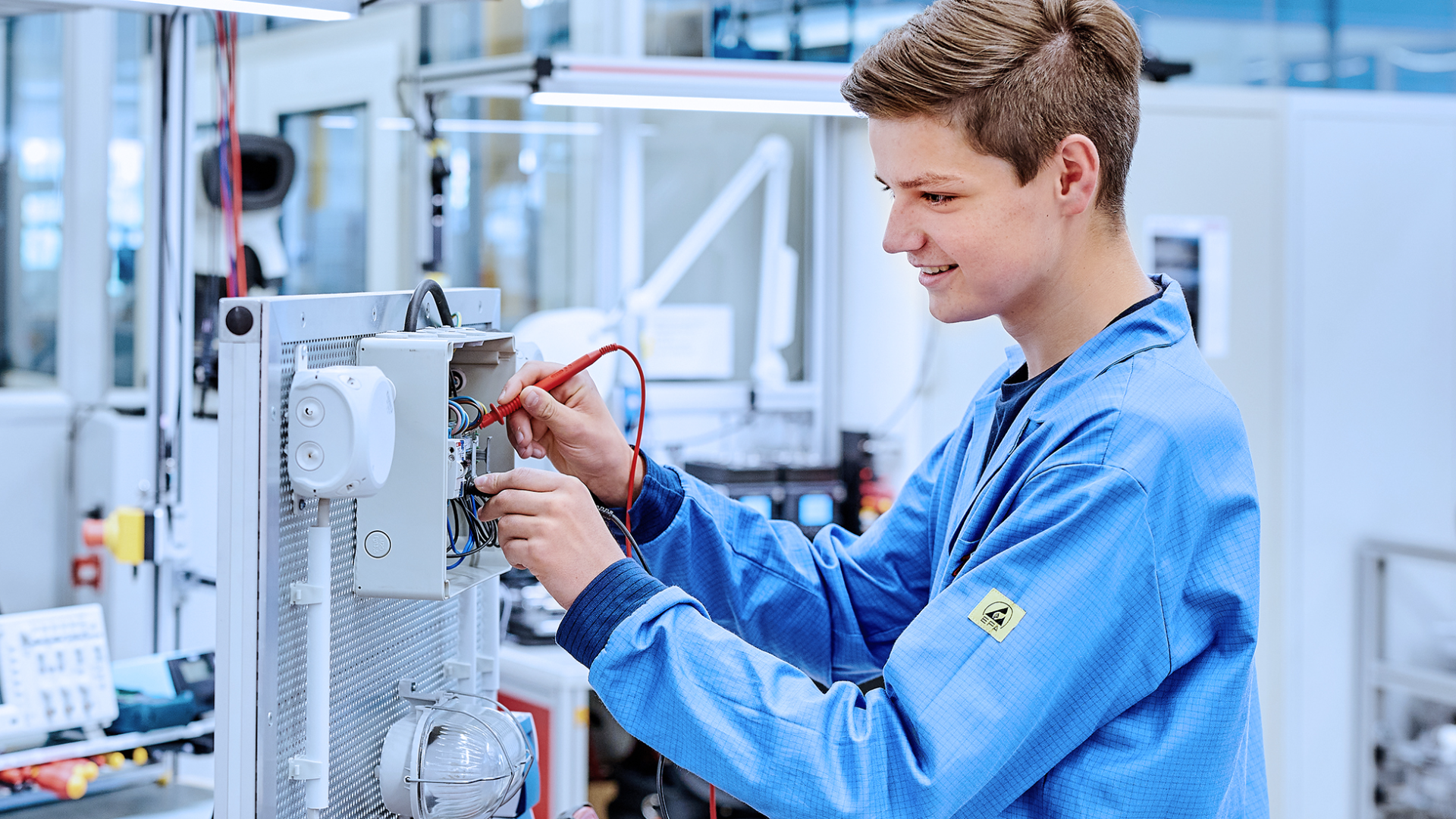 20210915 Zollner39692_Elektroniker für Betriebstechnik.png